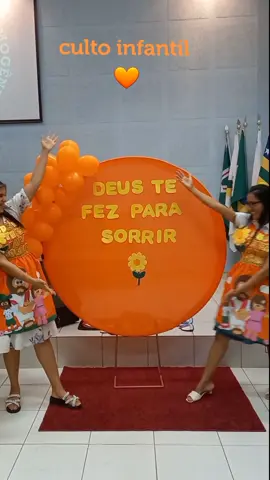 Nosso culto infantil com o tema: MAIO LARANJA 🧡 DEUS TE FEZ PARA SORRIR 🙌🧡#ministerioinfantil #alegria #aventalpersonalizado #cultoinfantil #avental #laranja #cultokids 