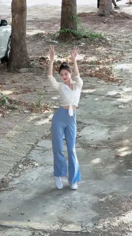 妖娆的舞姿#魔鬼身材天使臉蛋 #气质女神 #美女热舞 