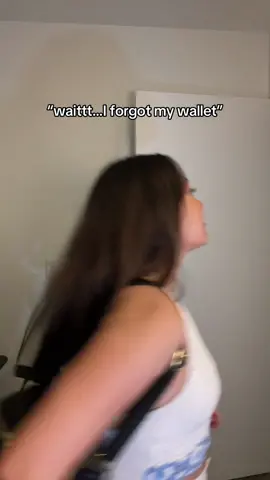 omg almost forgot 😭🤣🤣 #fyp #couples #funnyvideo #forgotmywallet #fypp #fypシ゚viral 