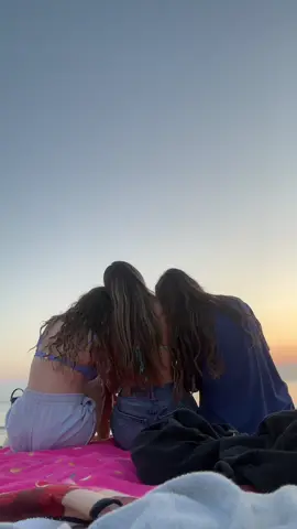 my best friends, my people, so beyond grateful to have them in my life  #trio #fyp @bianca @Lola 