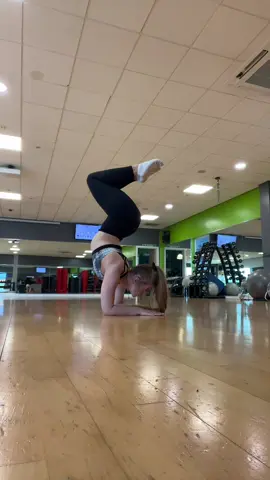 Maybe i should redo this but in a dark room so that it makes the lyrics?  😂 #dance #acro #contortion #flexible #flexibility #elbowstand 