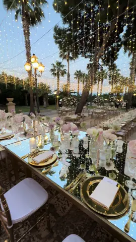 Non è magia ma pura realtà 😍 #realtà #matrimoniodafavola #weddings #flowers #candles #lightning #matrimonio #weddingplanner #melaniamillesiweddingplanner 