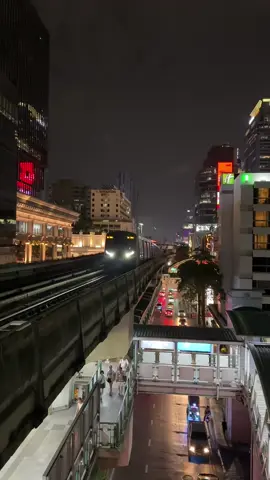 ชอบกรุงเทพตอนกลางคืน 🙂#คนเดียวก็เที่ยวได้ #เที่ยวไปเรื่อย🌈 #happylife #พิกัดลับกรุงเทพ  #bts #รถไฟฟ้า #bangkok #iphone14promax  