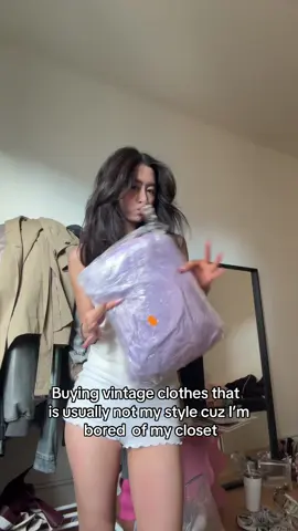 Idk what do y’all think?😏 #fyp#fypシ゚#foryou#foryoupage#pourtoi#furdich#protebe#haul#thrifting#vintagefashion#vintageclothes#2000sfashion#fashiontiktok#tryonhaul  
