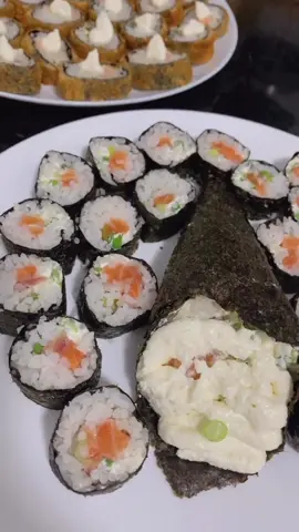 Play na nossa noite de japa! ❤️🍱 #comidajaponesa #feitoemcasa 