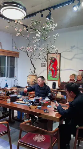 phòng trà không có đào bánh xe thì chưa đủ rồi#hoaxuan #daobanhxe #tradao 