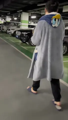 他后来为什么要跑?  #反转 #一定要看到最后 #吸猫也要注意节制 #遛猫 