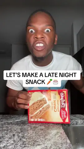 WHAT IS YOUR FAVORITE LATE NIGHT SNACK? Are you eating right now?😩 #alilbitewcam #carrotcake #latenightsnack 