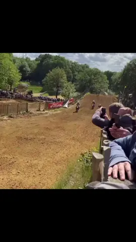 Jeffrey Herlings flex his muscels at Canada Heighst in the second round of the 2024 British Championship🏆 #jeffreyherlings #ktm #motocross 