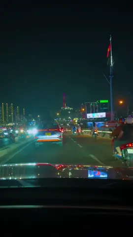 Ngồi trong xe ngắm Sai Gon về đêm thật dễ chịu #Maserati #maseratilevante 