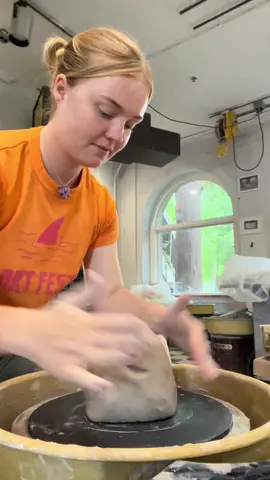 #ceramics #emergingartist #wheelthrownceramics #viral 