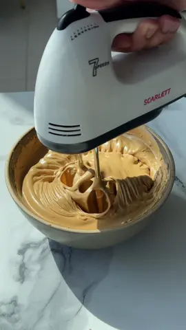 Can you make the fluffiest brown sugar coffee with a electric beater? Equal amounts of Instant Coffee,brown Sugar and Hot water. Mix until super smooth with electric egg beater (it took me 4-5 minutes) Serve with ice and milk 10/10 #coffeebro #coffeehack 