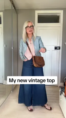Pub bound in my new vintags top #vintage #vintagefashion #casualoutfits #fashiontiktok #fashioninspo #over50fashion #over50women #fyp #OOTD 
