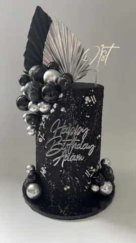 🖤🩶 TWENTY ONE 🩶🖤 #fyp #foryoupage #twentyone #21stbirthday #21stbirthdaycake #blackcake #mancake #celebrationcake #ballcake #cakecakecake #cakeoftheday #cakedecorator #cakelove #huddersfield #huddersfieldcakes #huddersfieldbaker 