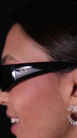 Cê reparou que eu me arrumei? Com o Ray-Ban você fica bonitinho de todos os ângulos! ✨🕶️ 🛒Compre pelo link da Bio e aproveite 10%OFF com o cupom TIKTOK10 ✨ #rayban #oculosrayban #oculosestiloso #oculostiktok #meninashoes 