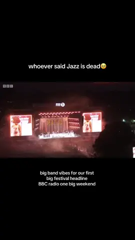 I was wondering what the caption should be and this man behind me in the que for this flight suggested whoever said jazz is dead and i loved it 😁 #newmusic #Genesis. #raye 