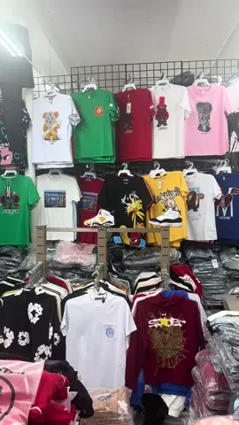 First time in this store downtown #downtown #wynwood #wynwoodwalls #miami #southbeach #miamibeach #ny #nyc #newyork #downtownmiami #vibes #vibing #dominican #dominicano #fresh #clothing #fits #outfits 