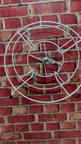 🌼✨ Conheça o Suporte Enrolador de Mangueira Branco ✨🌼 Mantenha seu jardim sempre organizado e com um toque de elegância com nosso suporte enrolador de mangueira branco. Ideal para quem valoriza um ambiente limpo e bem cuidado, combinando praticidade e estilo. 🌿🚿 ✨ Design Elegante: Acabamento branco que traz leveza e sofisticação ao seu jardim. ✨ Funcionalidade: Suas mangueiras sempre organizadas e prontas para uso. ✨ Qualidade: Fabricado com materiais duráveis, perfeito para todas as estações. Transforme seu espaço verde em um oásis de beleza e organização. 🌱🤍 #JardimImpecável #OrganizaçãoComEstilo #BrancoElegante #DetalhesQueFazemADiferença #CuidadoComCarinho #Jardinagem 👉 Confira mais no link da bio!