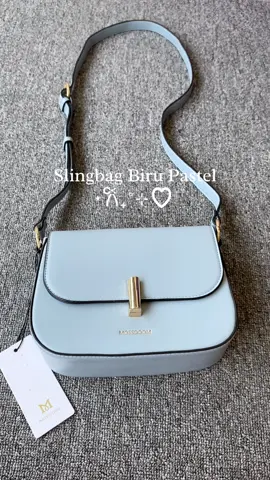 Siapa yg suka biru 🦋✨ #mossdoom #slingbag #valeriebag #taswanita 