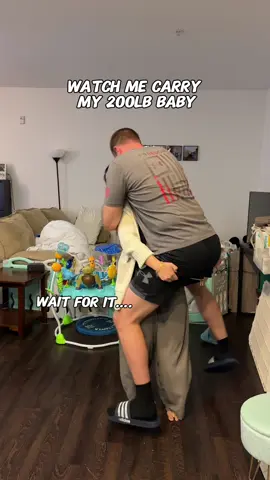 Replying to @Lynn 🍉 Tush baby. Good for baby of all sizes! Even the stranger you just met on the plane. 👶🏻✈️💺🖤 @tushbaby #ttsacl #tiktokshopmemorialday #babyregistrymusthaves #bestbabyproducts #tushbabycarrier #babycarrier 