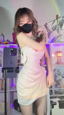 Tập yêu bản thân nhiều hơn yêu ngkhac 😜 #đầmbody #damdutiec #setđồxinh #phốiđồ #xuhuong #tiktokshop #review #unboxing #viral  #reviewquanao #LearnOnTikTok 