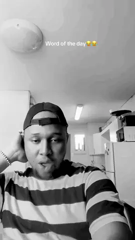 Tswalla laptop 😂😂😂#ngwanyanawatechnology #ausjoyce #tiktoksa #ngwanyanawatoday #witsuniversity #goitsemanglekgetho #medicine 