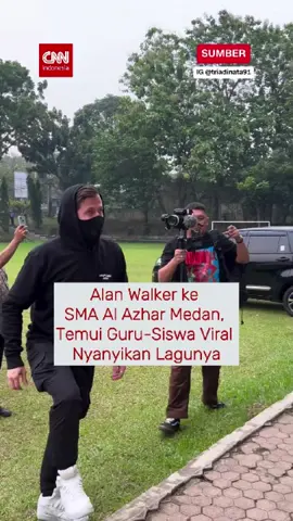 Produser Musik Elektrik sekaligus DJ ternama asal Norwegia, Alan Walker tiba-tiba mengunjungi Sekolah Al Azhar Medan, Selasa (28/5/2024) pagi.  Kedatangan untuk mengunjungi Guru Musik bernama Tri Adinata yang viral menyanyikan “Not You” milik Alan Walker bersama murid-mudinya pada 2023. Kedatangan Alan Walker ini sekaligus ingin mengajak Tri Adinata dan 4 muridnya untuk tampil pada konser pertunjukan 