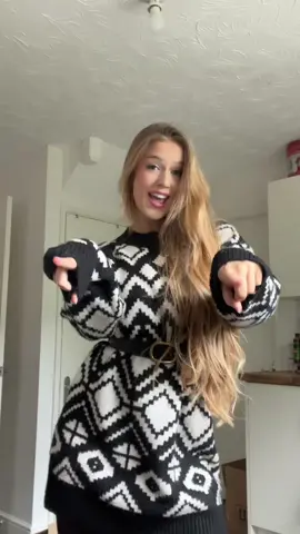 Had to do this dance again because i love it so much 😂  Dc : @Isaac  @Meghan Trainor #dance #dancetrend #tiktokdance #meghantrainor #dancetrend2024 