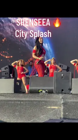 Shenseea come out at City Splash looking flaming hot 🔥 and as always her mic was definitely on. She brought out Young T & Bugsey on the famous “Don’t Rush” beat/song.  - - - #shenseea #shenseeachallenge #shenyeng #youngtandbugsey #dontrushchallenge #citysplash #citysplashfestival #beenieman #fy #ukfestival #jamaica #dingdong #busysignal #brockwellpark 