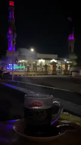 Ditengah perjalanan tengah malam , mata sudah tdk kuat ngantuknya, lebih baik istirahat minum kopi dulu gaess