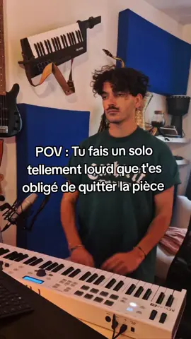 Décoiffé à force de bouger la tête sur mes propres sons 👉👈 #synth #funk #disco #solo #groove #music #ismatricule 