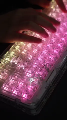 Typing ASMR of YUNZII X71 mechanical keyboard #yunzii #yunziikeyboard #asmrsounds #typingasmr #keebtok #asmrsounds #girlgamer 