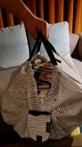 This is a very useful compact shopping bag when travelling. And especially useful for us in Korea where all supermarkets and convenience stores don't give out plastic bags. Look at the amount of snacks we managed to fit in this medium size bag! We were amazed ourselves. 😆 We used the water bottles as size comparison of how it looks all filled up. It also folds well because it's pleated and easy to fold back into a roll. So glad we brought this along! We'll definitely use this more often in Singapore. If you're interested, the product link in bio.  . . . #sghome #sglifestyle #ecobags #shupatto #compactbag #shoppingbag #foldablebag #groceryshopping #koreatravel #noplasticbags #environmentallyfriendly #reduceplastic #reduceplasticwaste 