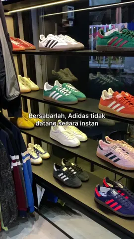 Bisa kok secara instan langsung dateng ke segalarupa store. Lokasi ada di daerah Yogyakarta 🤗 #segalarupastore #adidasoriginals 