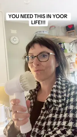 If you STILL HAVENT GOT THIS…, it makes my cleaning chores quicker and easier its a good tool! Tiles, floors, windows, airfryers! #CleanTok #cleaning #dirt #Home #easyclean #viralbrush #sale #tiktokmademebuyit #tiktokshop 