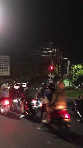 Isi dewe#semaranggengster🇺🇸 #zyxcba #mentahanvideo #lewatberanda #fypシ゚ 