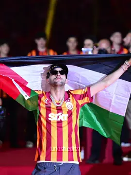 Hakim Ziyech & Kerem Aktürkoğlu supporting Palestine🇵🇸 #fy #fypシ゚viral #fypシ #fürdich #freepalestine #🍉 #freegaza #alleyesonrafah #getoutofrafah 