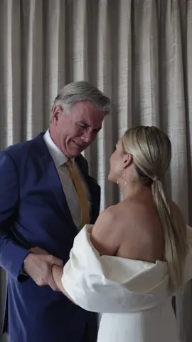 the first look reaction no one was ready for 😭  #firstlook #fatherofthebride #emotional #fatherdaughter #wedding #weddingtiktok #emotionalfirstlook #fatherreaction #reaction  @Casey Beane  Father of the bride first look with daughter emotional wedding day moment