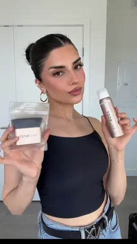 Tan with me in 10 Minutes🌞 Using @balibody Instant Tan & Body Blending Brush . Top: @OAK + FORT  Earrings: @ZARA  Belt: @Armani Exchange  Jeans: @Urban Outfitters . #balibody #instanttan #selftan #faketan #quicktan #summertan #sunskissed #beautycontent #tanningspray #spraytan #washofftan 