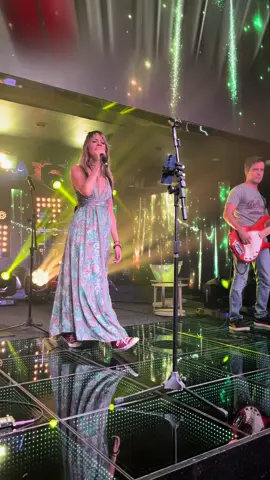 TODAS AS TERCAS BANDA RED NOVA O MELHOR DO POP ROCK NACIONAL E INTERNACIONAL SO AQUI NA SVANDALLO LOUNGE #scandallolounge #boate #melhordomundo #festa ##balada 