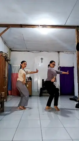 ikut ikut dulu lah 😅 #trend #taritradisional #banyuwangi #fypシ゚viral #fyp 