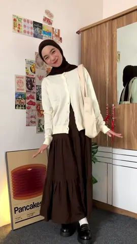 skirt outfit ideas 👀🍦🍪📸             #skirtoutfits #koreanoutfit #outfitideas #fashiontiktok 