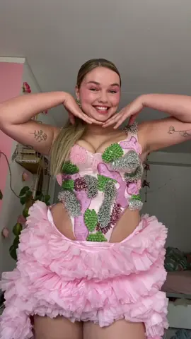 Picking up ELLE magazine that feautures my corset on the cover worn by @nicolacoughlan!! 💗🎀🥹💕 #plussizefashion #upcomingdesigner #bodyinclusive #fashionstudent #graduationcollection #bhumi #fashiondesigner #curvybodies 