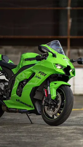 Kawasaki ZX10RR 💚💚💚💚 best motorbike videos  ##kawasaki #kawasakizx10r #zx10rr #zx10rr__lover #biker #bikerlife #bikerlifestyle #Motorsport #motorbike #viral #fyp 