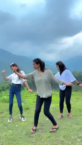 Kya Nazara Hai Yaar 😍🍁🫶💕 #trending #song #viral #video #unfrezzmyaccount #priyanka @TikTok..@tiktokinida..