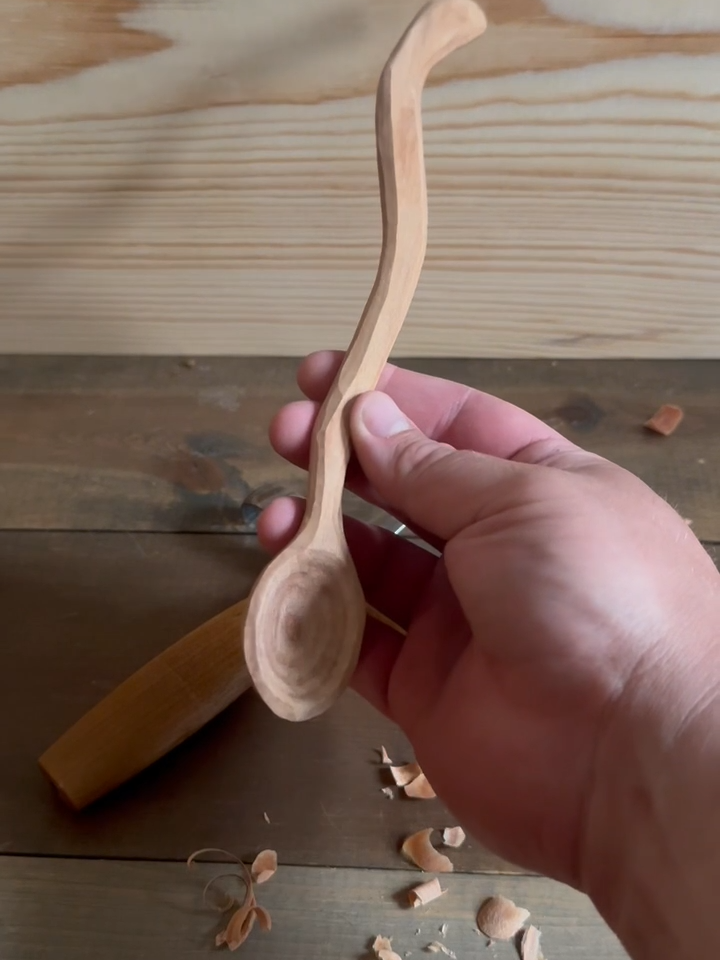 Keep a little spoon under my pillow for the spoon man, in case he comes to town. #spooncarving #dirtman #bushcraft #fyp