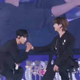 edi tatlo na tayong kinikilig ngayon?  #seoksoo #kyeomshu #dk #dokyeom #hongjisoo #joshua #seventeen17_official #seventeen #carat #kpop #fyp #xyzbca 