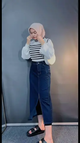 Ootd simple pake rok by @jpz fashionstore #rok #rokjeans #OOTD #ootdhijab 