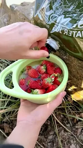 An essential water storage tool for the outdoors!😍🥰#waterstorage #storage #camping #campinglife #Outdoors #water #tiktokmademebuyit #fypage #fyp 