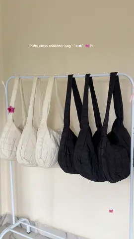 High demand puffy cross side bag in stock ☁️ ₊˚⊹♡ #fyp #puffy #bag #crosssidebag #fyp #reels #igreels #bagobession #pinterest #fashion #womenbag #prettyb 